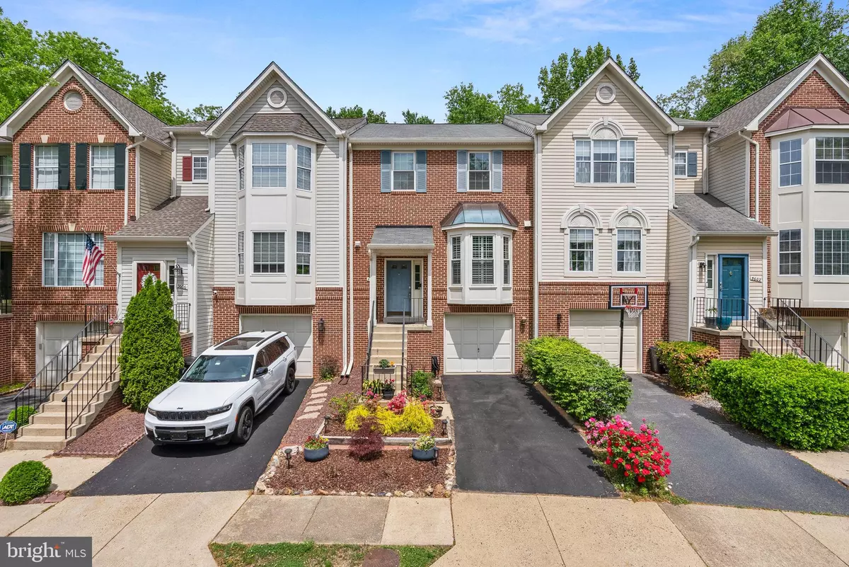 Alexandria, VA 22315,5604 GLENWOOD MEWS DR