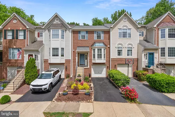 5604 GLENWOOD MEWS DR, Alexandria, VA 22315