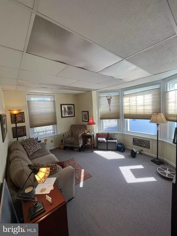 Bala Cynwyd, PA 19004,105 BALA AVE