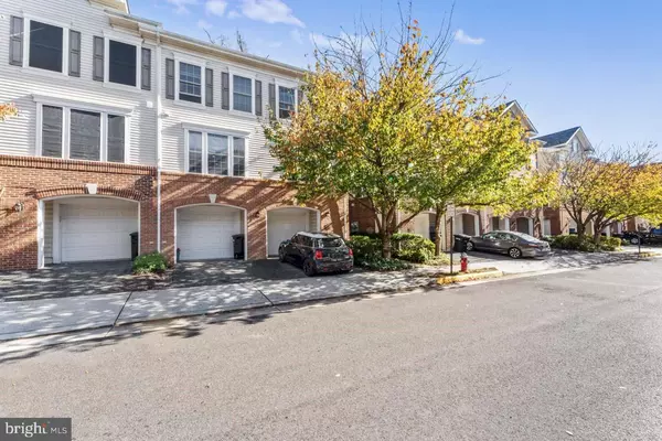 Alexandria, VA 22306,7113 MASON GROVE CT #4