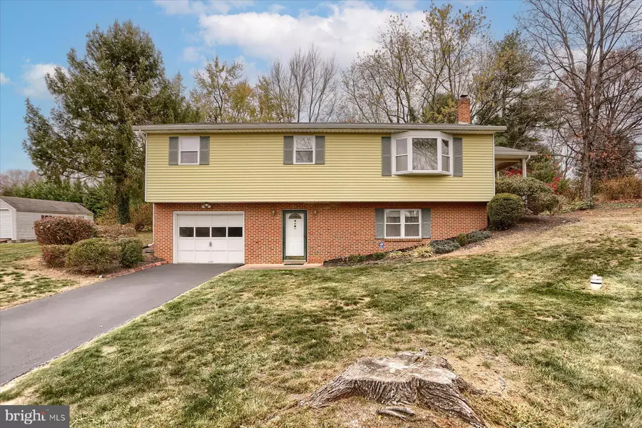 4 ARDMORE DRIVE, Hummelstown, PA 17036