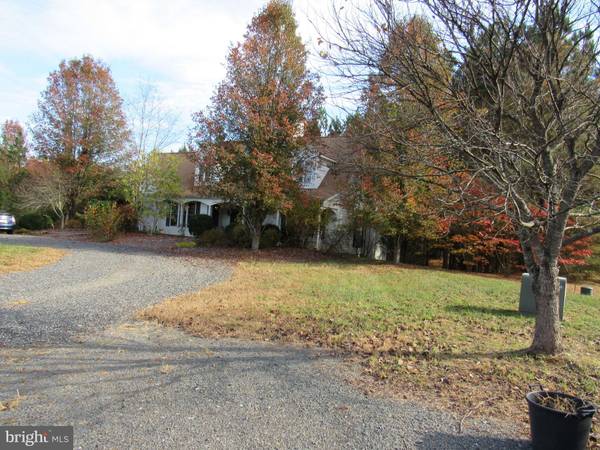 4085 SUMERDUCK RD, Sumerduck, VA 22742