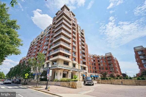 3650 S GLEBE RD #951, Arlington, VA 22202