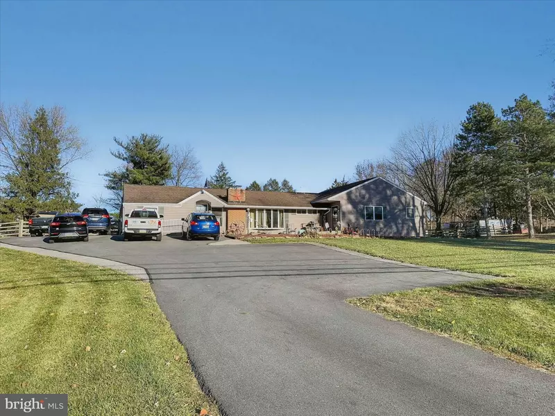 2300 BAKER RD, York, PA 17408