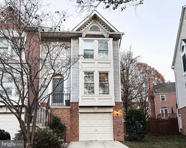 3909 MAXIMILIAN CT, Fairfax, VA 22033