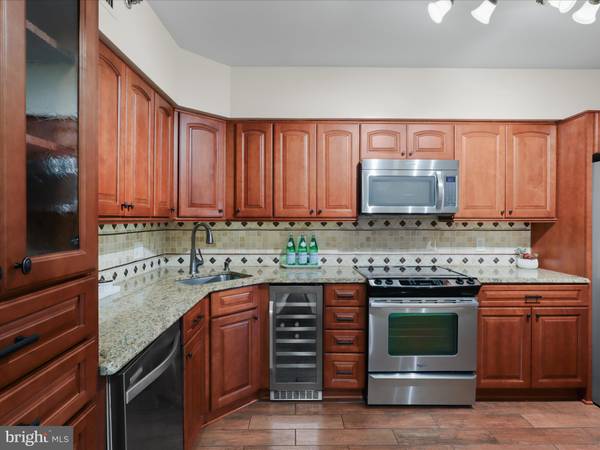 5501 SEMINARY RD #103S, Falls Church, VA 22041