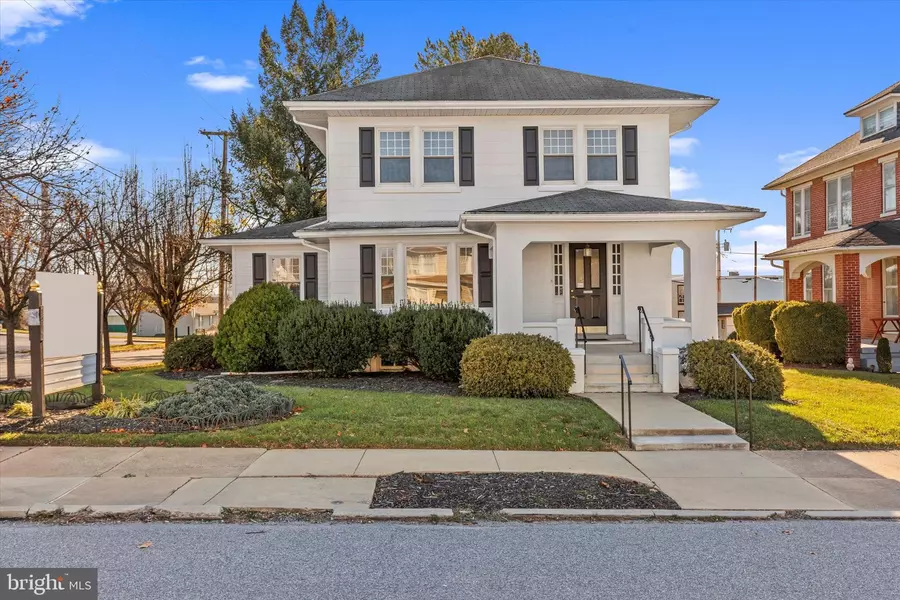 2200 W MARKET ST, York, PA 17404