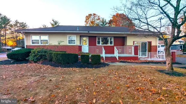 4032 QUAKERBRIDGE RD, Lawrenceville, NJ 08648