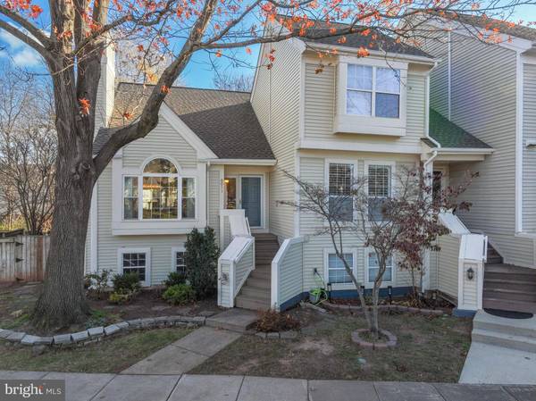 6011 CREEKSTONE LN,  Centreville,  VA 20120