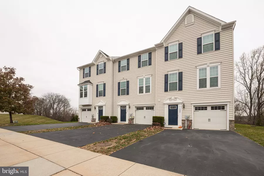 1803 HONEYSUCKLE CT, Downingtown, PA 19335