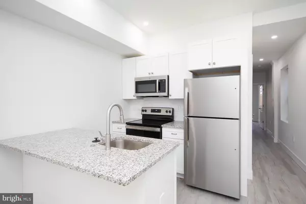 705 N 40TH ST #3RD FLOOR, Philadelphia, PA 19104