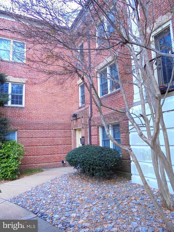 1119 N PITT ST #3A, Alexandria, VA 22314