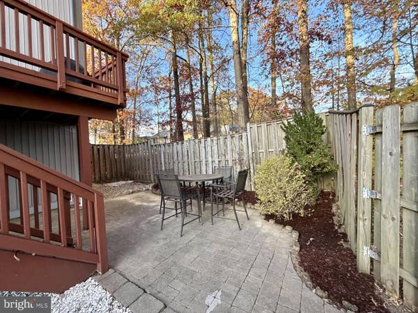 Springfield, VA 22152,8711 RIDGE HOLLOW CT