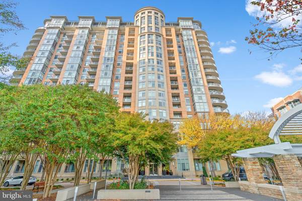 8220 CRESTWOOD HEIGHTS DR #1416, Mclean, VA 22102