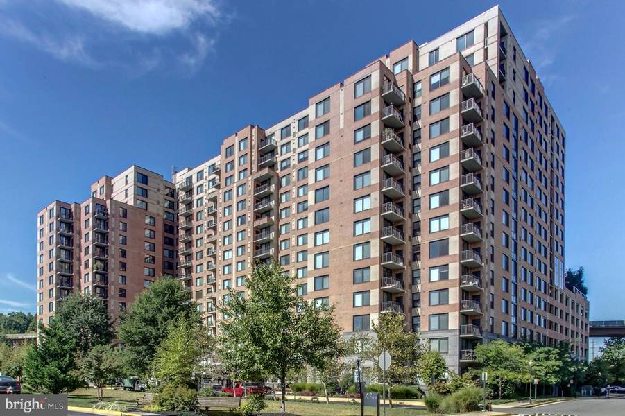 2451 MIDTOWN AVE #917, Alexandria, VA 22303