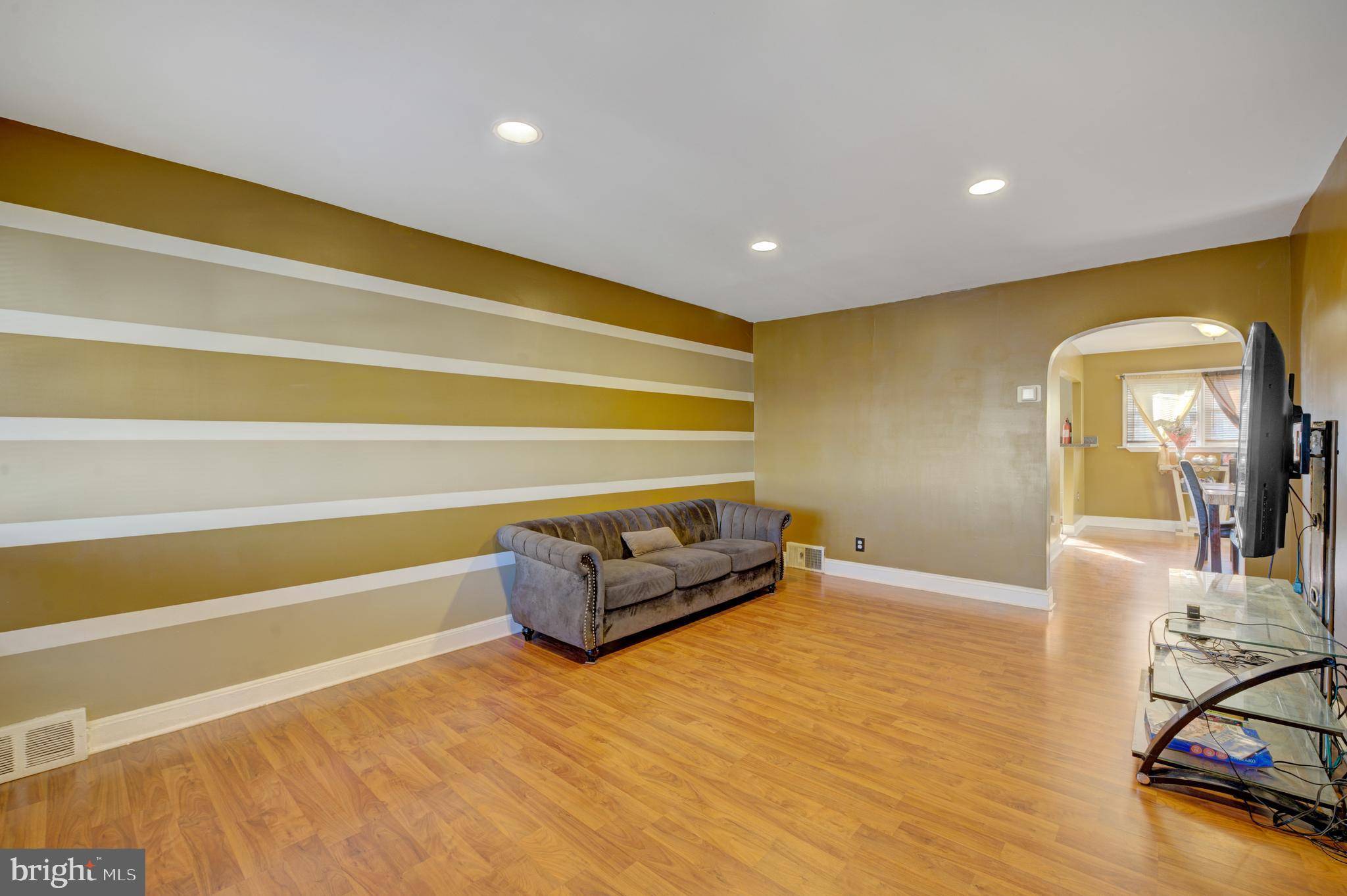 Darby, PA 19023,612 CEDAR AVE