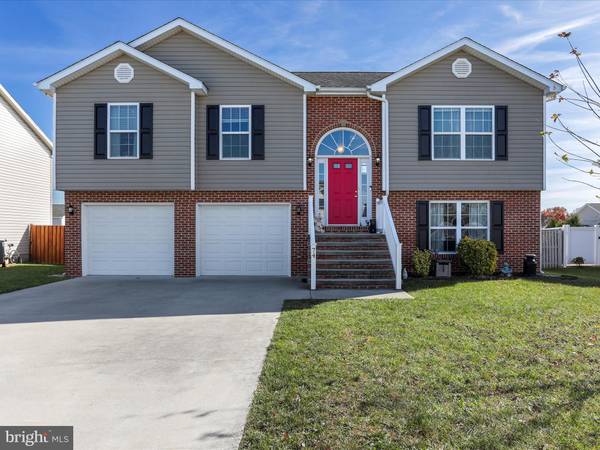 74 LAHAYE DR, Martinsburg, WV 25405