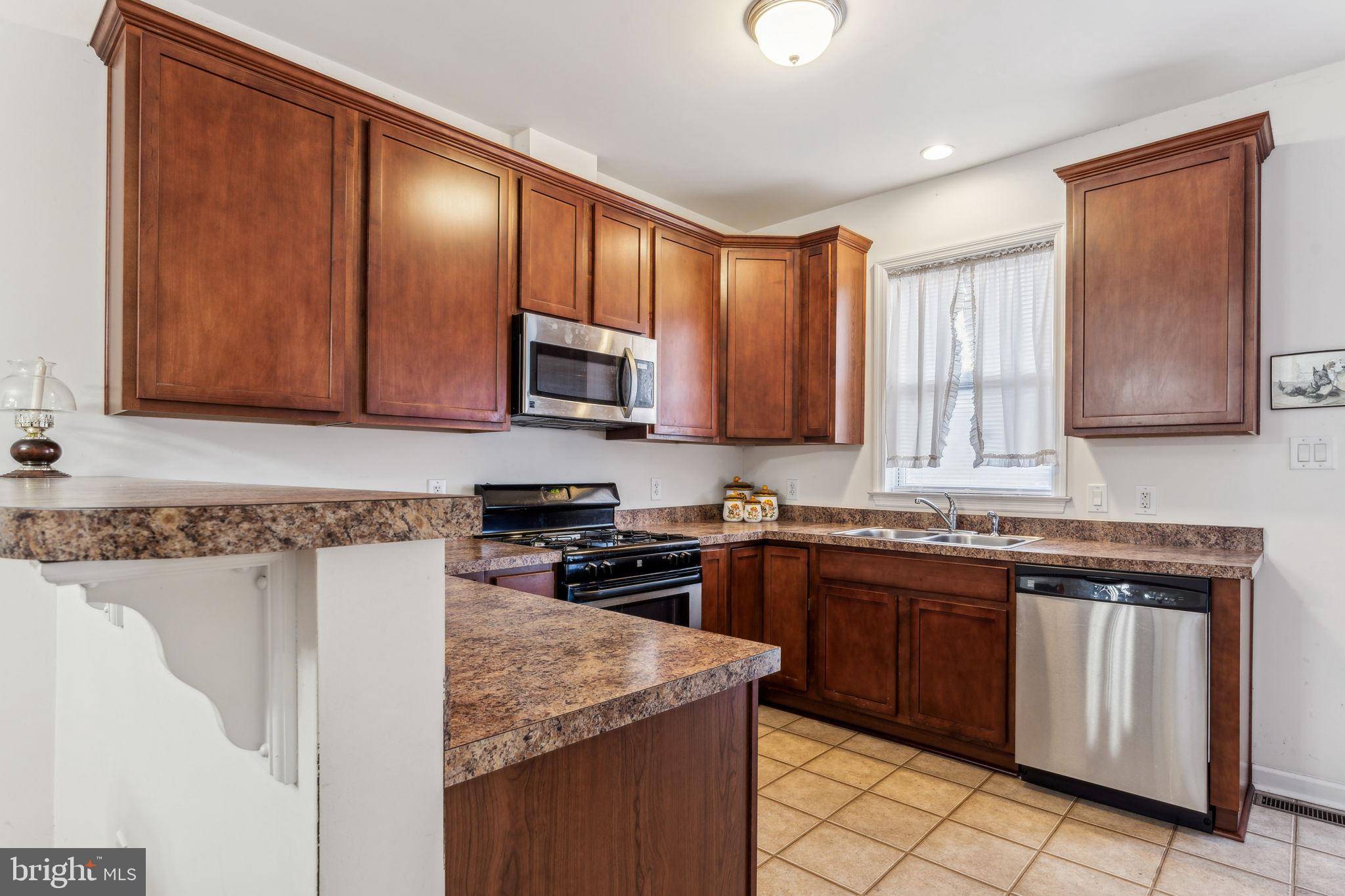 2781 W NORTH AVE, Baltimore, MD 21216