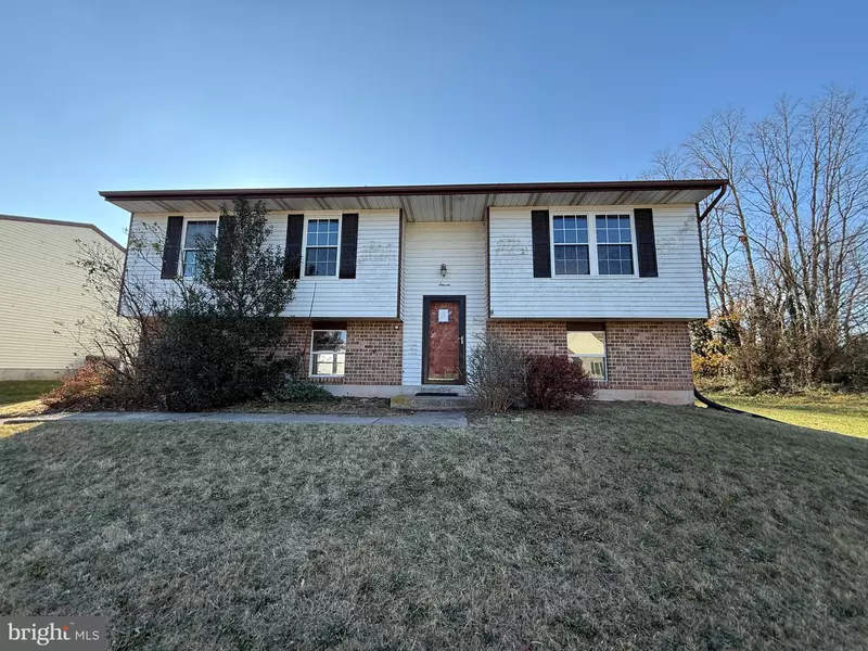 11 STARBOARD DR, Taneytown, MD 21787