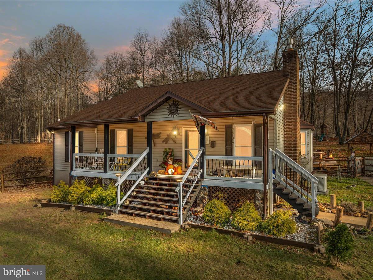 Berkeley Springs, WV 25411,168 TALL PINES LN