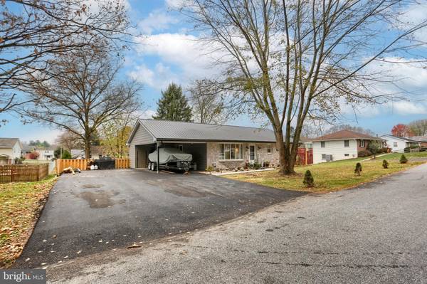 Boiling Springs, PA 17007,15 HOPE DR