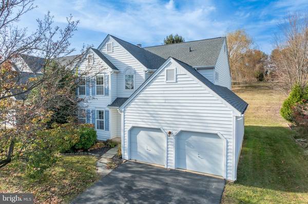 408 CARPENTERS COVE LN, Downingtown, PA 19335