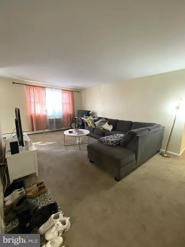 Wyncote, PA 19095,1600 CHURCH RD #D105