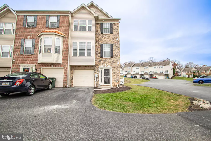 259 COUNTRY RIDGE DR, Red Lion, PA 17356