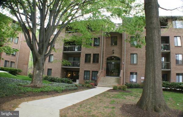 5817 EDSON LN #202, Rockville, MD 20852