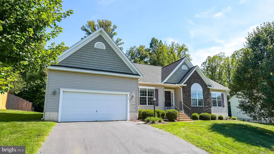 19 TOWERING OAKS DR, Fredericksburg, VA 22405