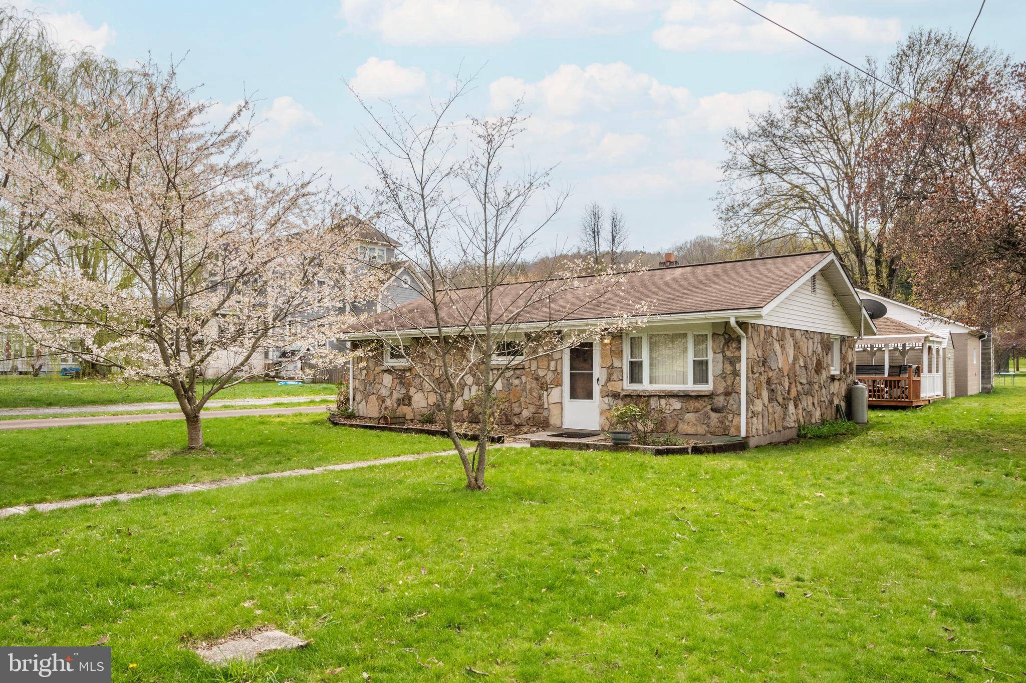 117 WALNUT ST,  Friendsville,  MD 21531