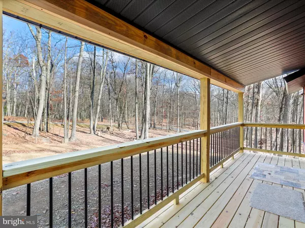 Great Cacapon, WV 25422,598 HONEY LOCUST LN