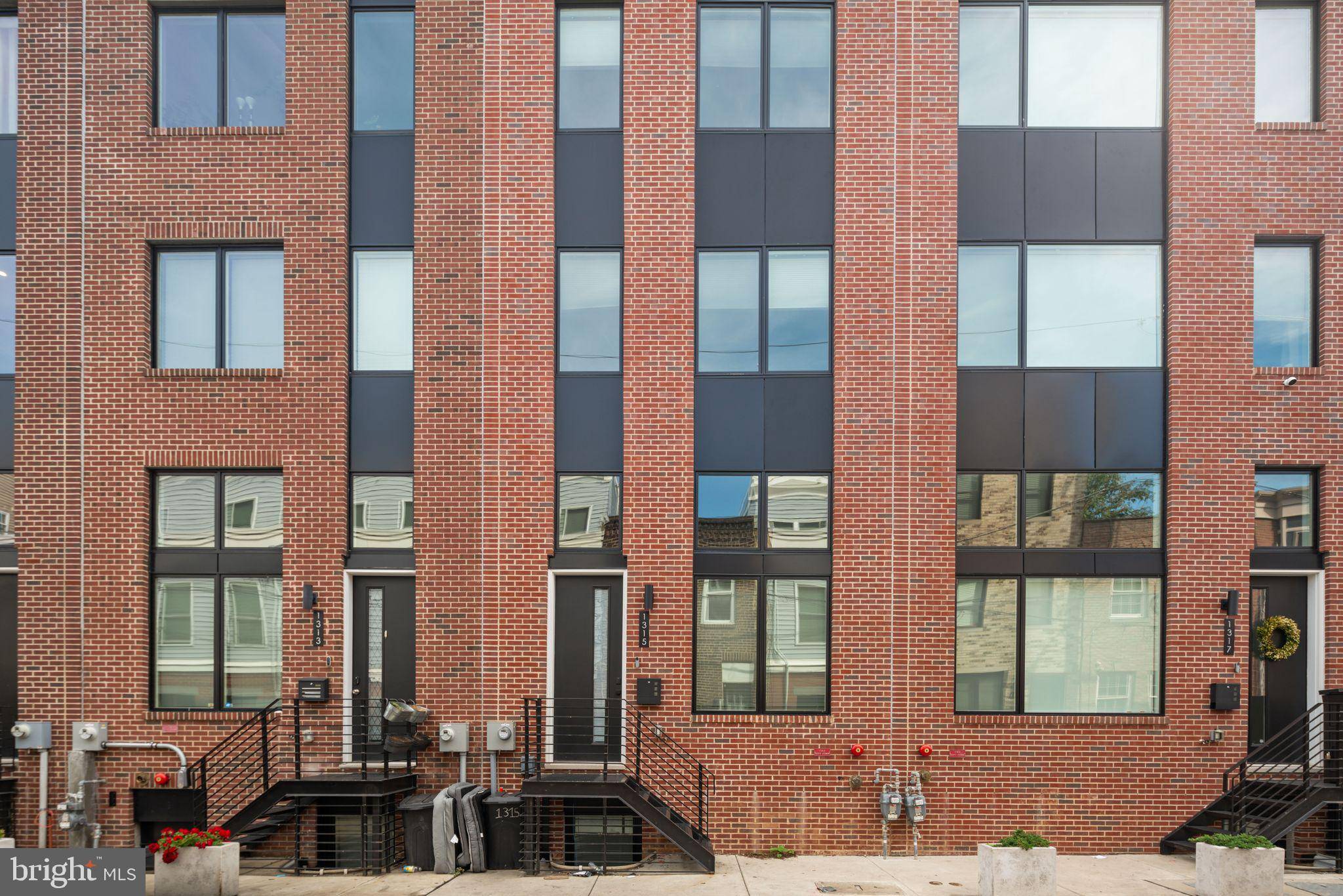 1315 S CAPITOL STREET, Philadelphia, PA 19146