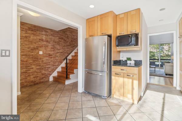 Arlington, VA 22202,604 15TH ST S #2