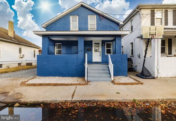 337 W BUCK ST, Paulsboro, NJ 08066