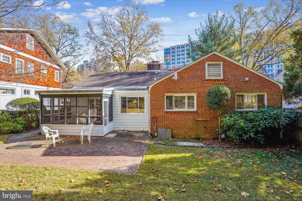 5532 WARWICK PL, Chevy Chase, MD 20815