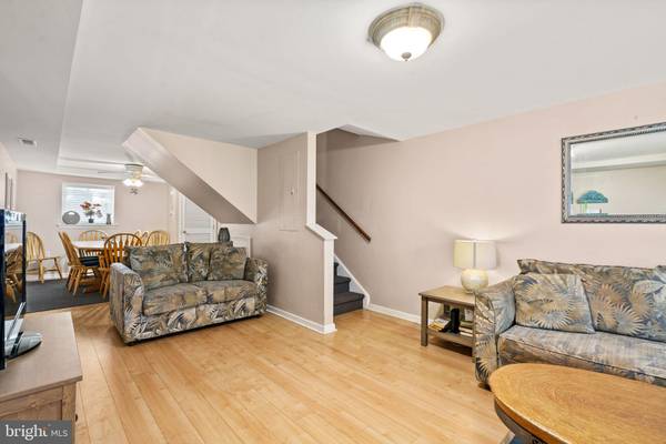 Wildwood, NJ 08260,213 E HAND AVE