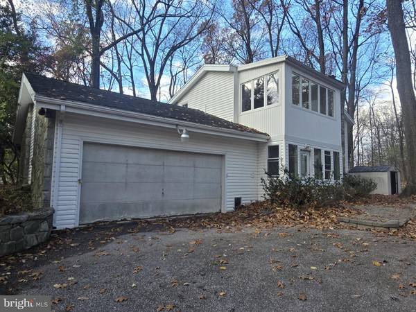 555 HILLTOP RD, Hummelstown, PA 17036