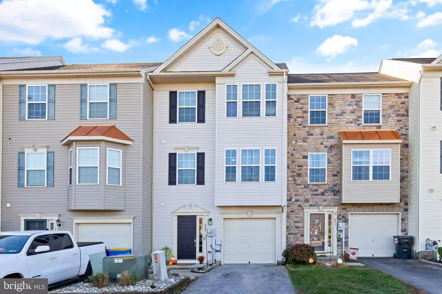 229 COUNTRY RIDGE DR, Red Lion, PA 17356