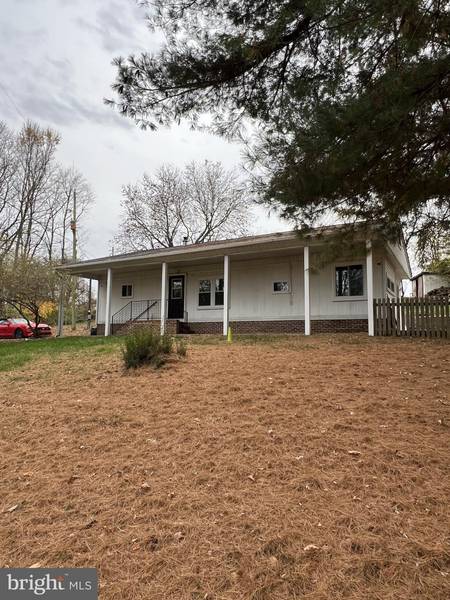 918 N MCDERMOTT RD, Fawn Grove, PA 17321