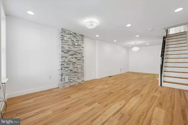 Philadelphia, PA 19132,2732 W YORK ST