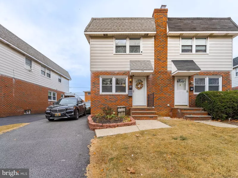 154 BULLENS LN, Woodlyn, PA 19094