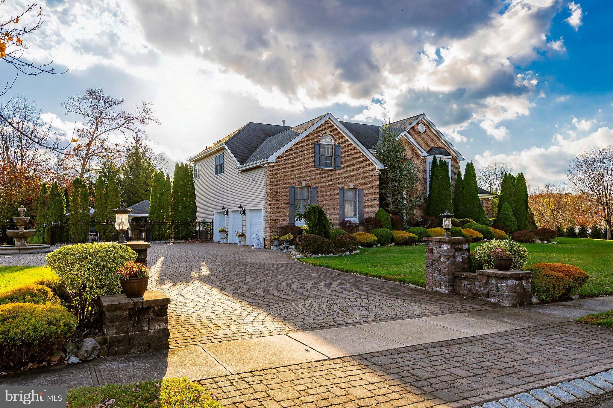 Manahawkin, NJ 08050,2 HEARTHWOOD CT.
