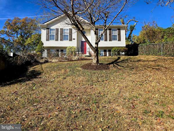 805 GLACIER AVE,  Capitol Heights,  MD 20743