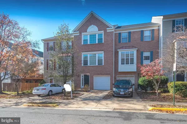 2461 CLOVER FIELD CIR, Herndon, VA 20171