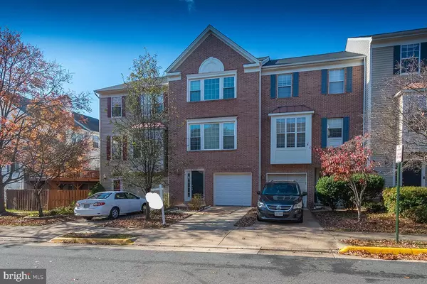 2461 CLOVER FIELD CIR, Herndon, VA 20171