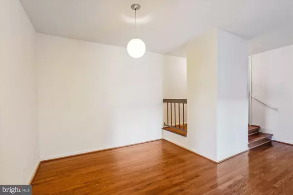 Reston, VA 20190,11224 CHESTNUT GROVE SQ #11224-125