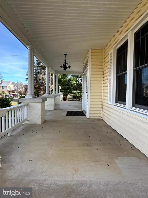 Luray, VA 22835,8 BARTLETT AVE