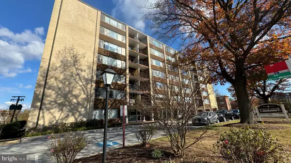 Arlington, VA 22207,4401 CHERRY HILL RD #25