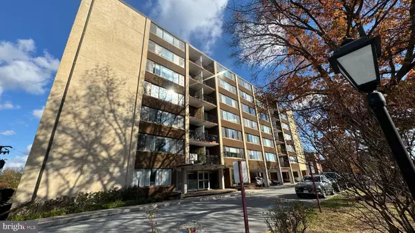 Arlington, VA 22207,4401 CHERRY HILL RD #25